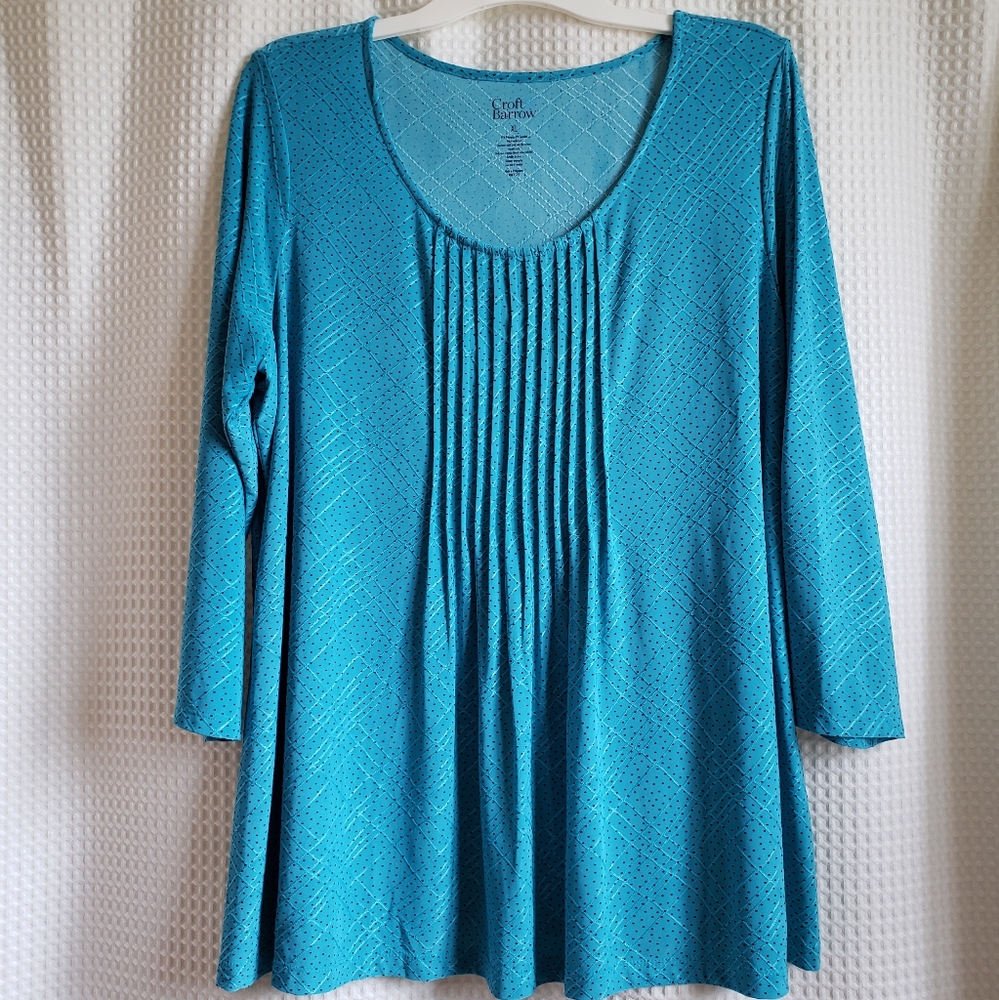 Croft and Barrow women's 3/4 sleeve knit top.